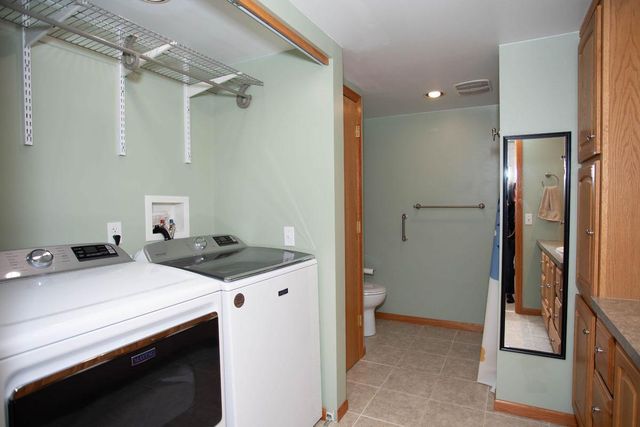 601 Sterling Street S, Maplewood, MN 55119