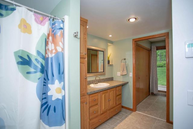 601 Sterling Street S, Maplewood, MN 55119