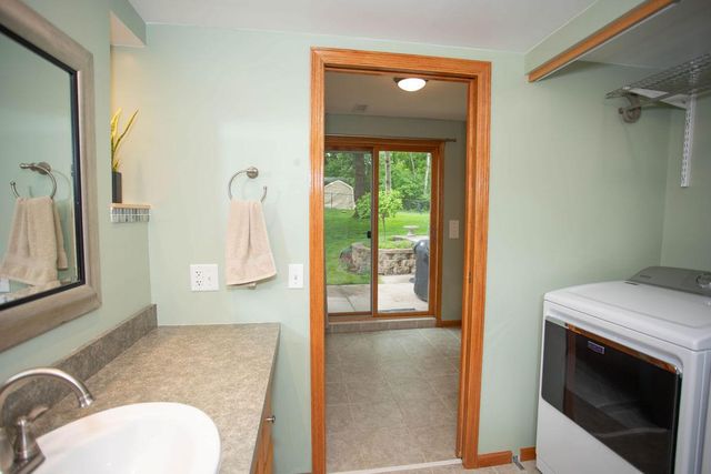 601 Sterling Street S, Maplewood, MN 55119