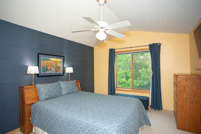 601 Sterling Street S, Maplewood, MN 55119
