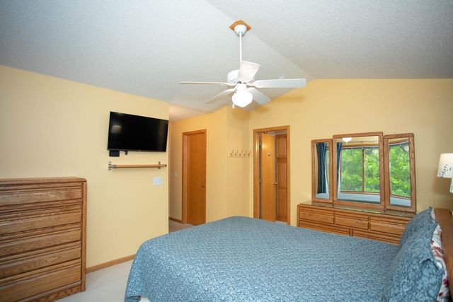 601 Sterling Street S, Maplewood, MN 55119