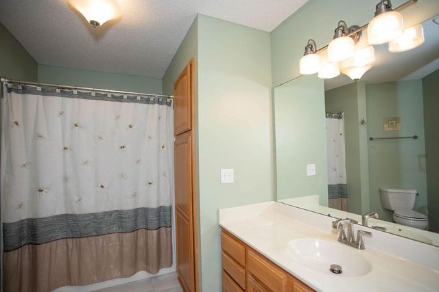 601 Sterling Street S, Maplewood, MN 55119