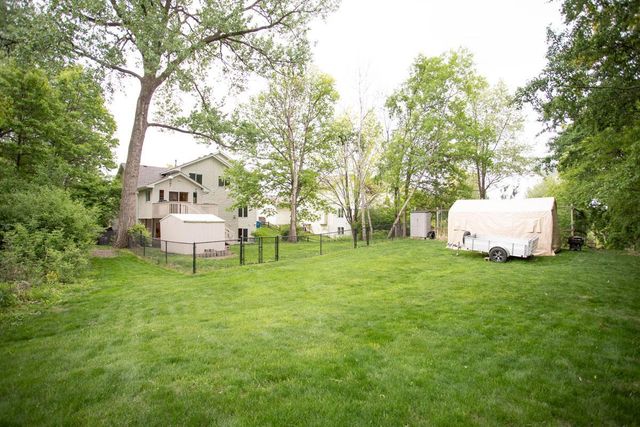 601 Sterling Street S, Maplewood, MN 55119