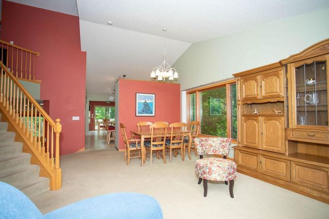 601 Sterling Street S, Maplewood, MN 55119