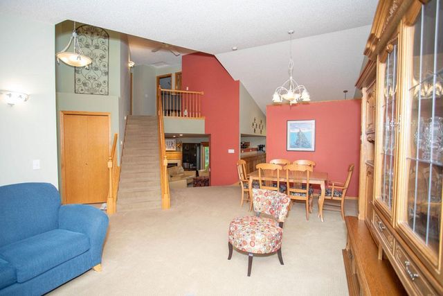 601 Sterling Street S, Maplewood, MN 55119