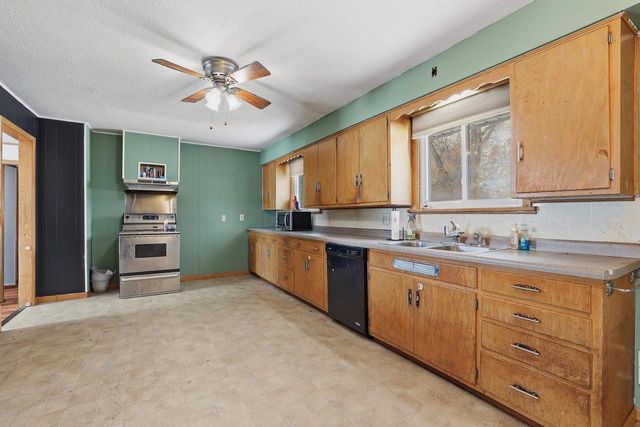 1915 SCHOOL STREET, Stevens Point, WI 54481