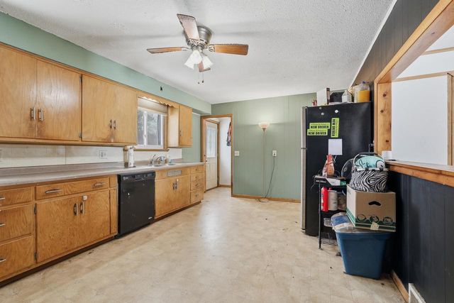 1915 SCHOOL STREET, Stevens Point, WI 54481