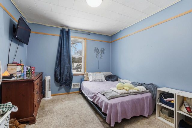 1915 SCHOOL STREET, Stevens Point, WI 54481