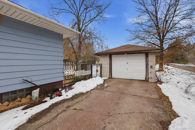 1915 SCHOOL STREET, Stevens Point, WI 54481