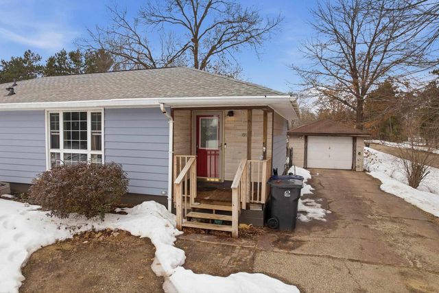 1915 SCHOOL STREET, Stevens Point, WI 54481