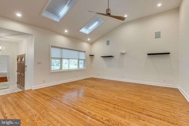 421 FIRESIDE LN, Cherry Hill, NJ 08003