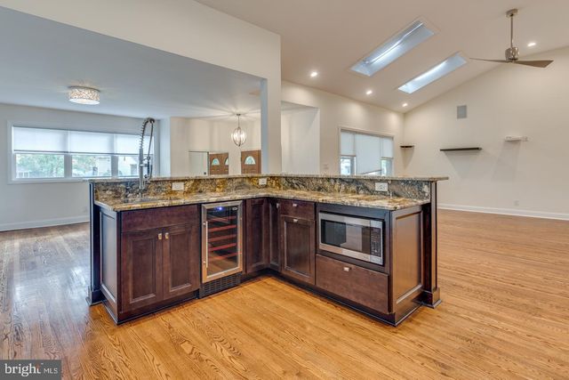 421 FIRESIDE LN, Cherry Hill, NJ 08003
