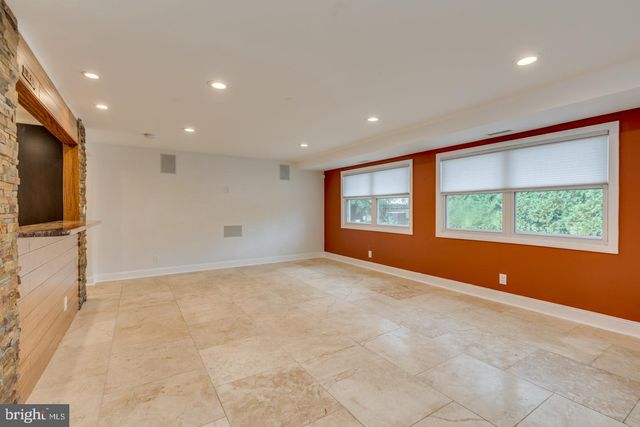 421 FIRESIDE LN, Cherry Hill, NJ 08003