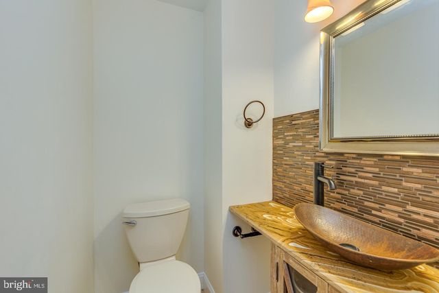 421 FIRESIDE LN, Cherry Hill, NJ 08003