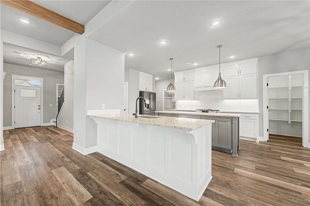 369 Waterfall Lane, Elm Springs, AR 72762