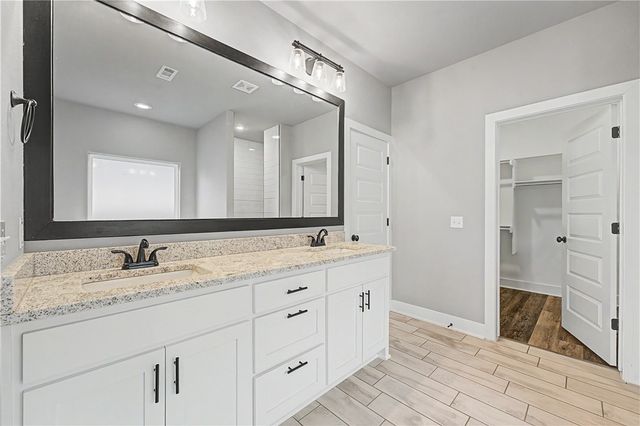369 Waterfall Lane, Elm Springs, AR 72762