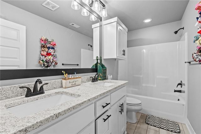 369 Waterfall Lane, Elm Springs, AR 72762