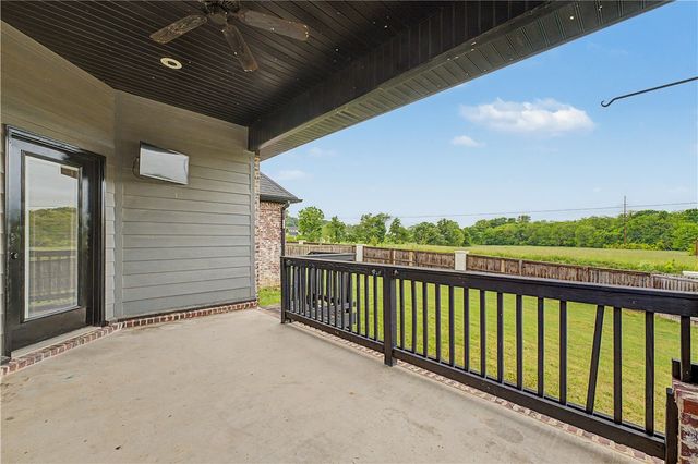 369 Waterfall Lane, Elm Springs, AR 72762
