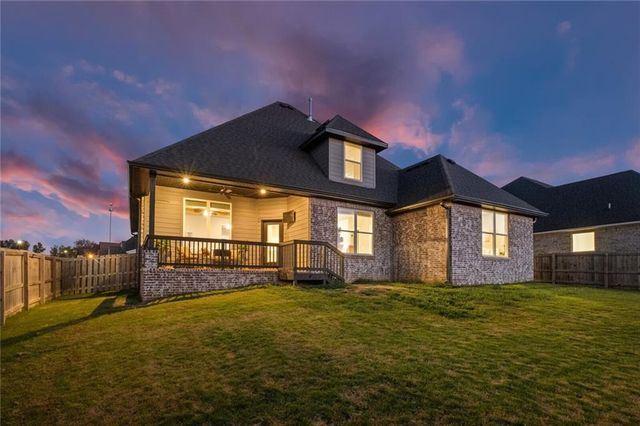 369 Waterfall Lane, Elm Springs, AR 72762