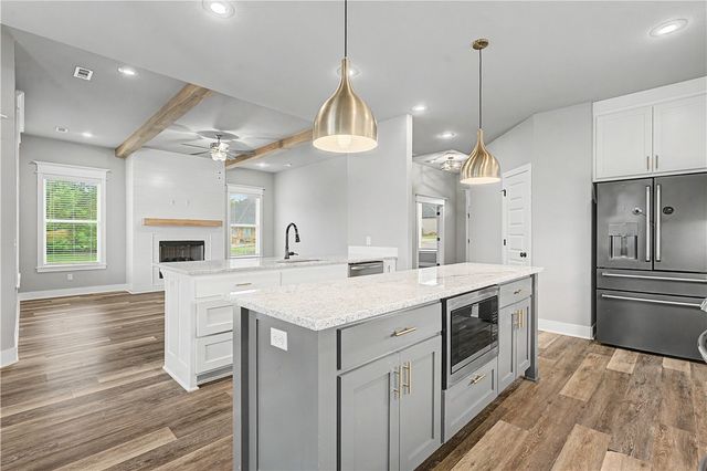 369 Waterfall Lane, Elm Springs, AR 72762