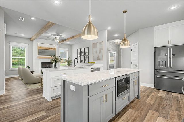 369 Waterfall Lane, Elm Springs, AR 72762