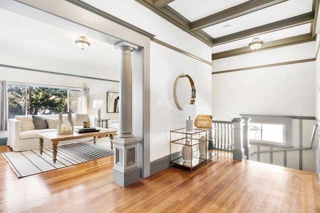 548 37th St, Oakland, CA 94609