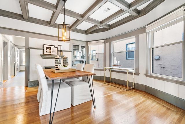 548 37th St, Oakland, CA 94609