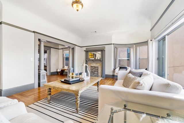 548 37th St, Oakland, CA 94609