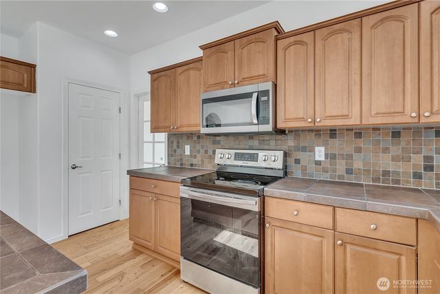 7003 Radius Loop SE, Lacey, WA 98513