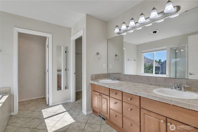 7003 Radius Loop SE, Lacey, WA 98513