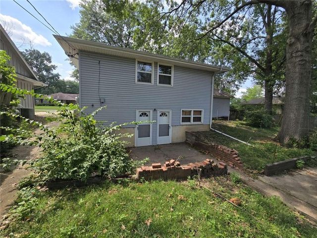 8805 Evanston Avenue, Kansas City, MO 64138