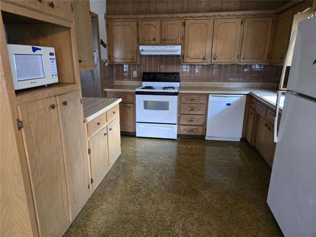 8805 Evanston Avenue, Kansas City, MO 64138