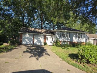 8805 Evanston Avenue, Kansas City, MO 64138
