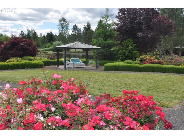 17844 S NESTLE Ln, Oregon City, OR 97045