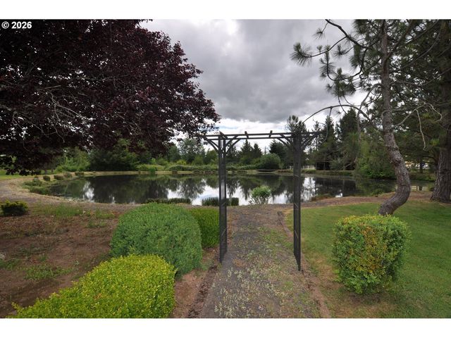 17844 S NESTLE Ln, Oregon City, OR 97045