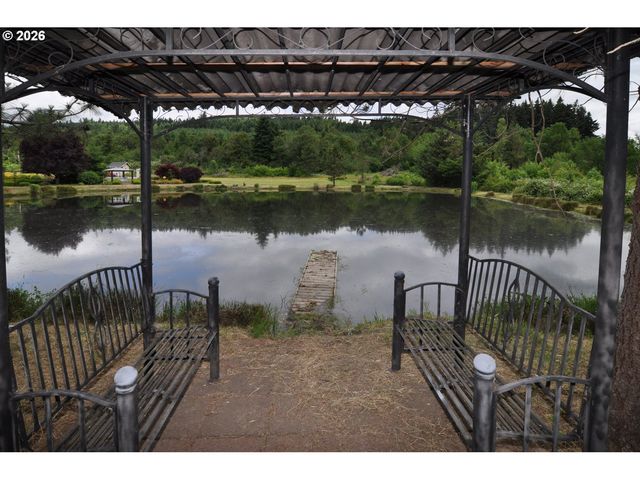 17844 S NESTLE Ln, Oregon City, OR 97045