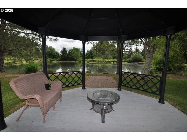 17844 S NESTLE Ln, Oregon City, OR 97045