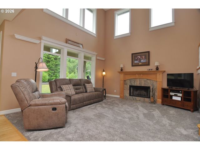 17844 S NESTLE Ln, Oregon City, OR 97045