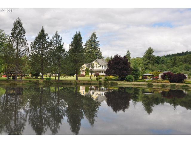 17844 S NESTLE Ln, Oregon City, OR 97045