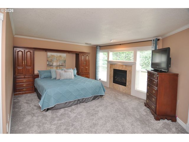 17844 S NESTLE Ln, Oregon City, OR 97045