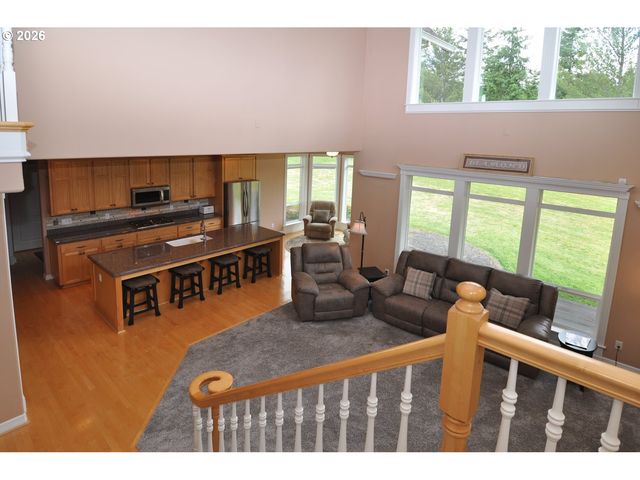17844 S NESTLE Ln, Oregon City, OR 97045