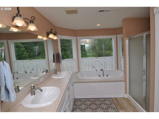 17844 S NESTLE Ln, Oregon City, OR 97045