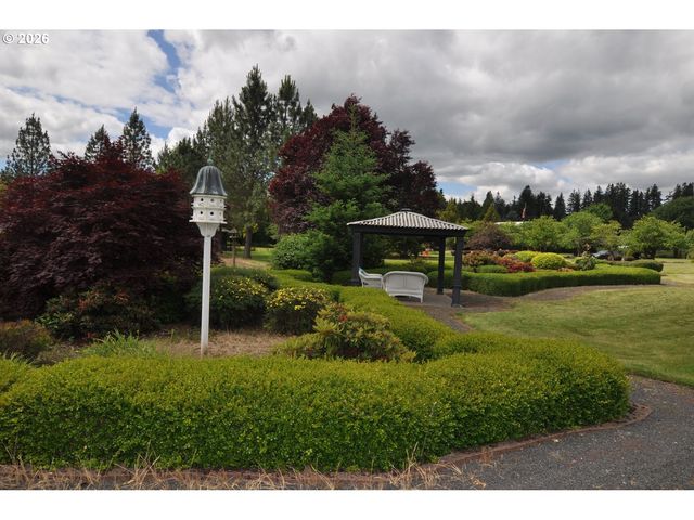 17844 S NESTLE Ln, Oregon City, OR 97045
