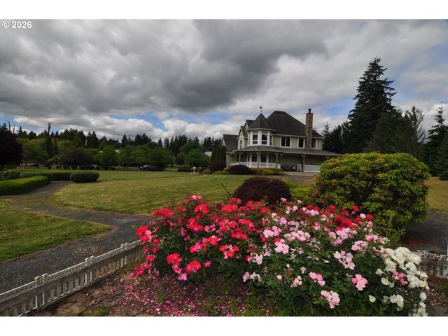 17844 S NESTLE Ln, Oregon City, OR 97045