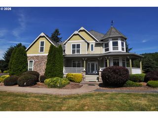 17844 S NESTLE Ln, Oregon City, OR 97045