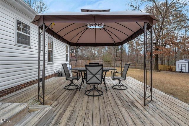 188 Scarlet Oak Drive, Raeford, NC 28376