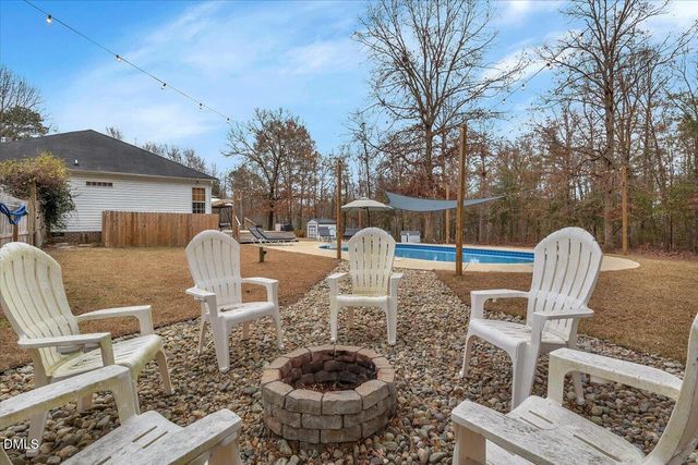 188 Scarlet Oak Drive, Raeford, NC 28376