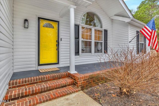 188 Scarlet Oak Drive, Raeford, NC 28376