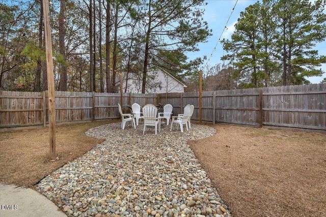 188 Scarlet Oak Drive, Raeford, NC 28376
