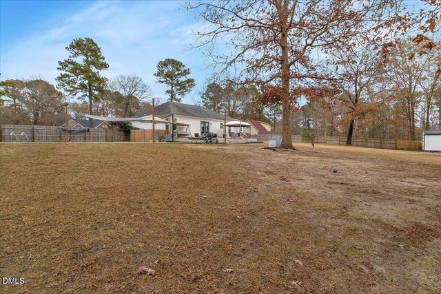 188 Scarlet Oak Drive, Raeford, NC 28376